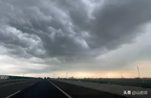 烟绕云泥：一场秋雨中的野外风情