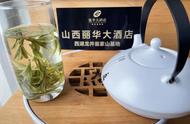 春天的问候：一杯龙井茶